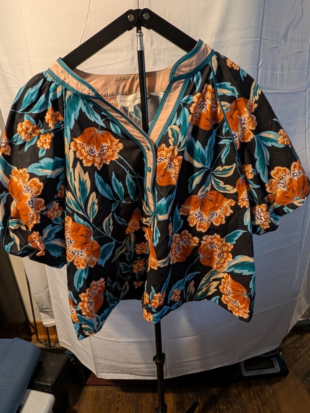 ENTRO-Women's Boutique Blouse - Multi Color Floral- Size L - NWT